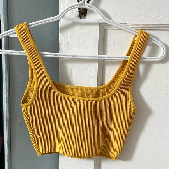 Aritzia Cropped Ribbed Tank - Picture 3 of 3